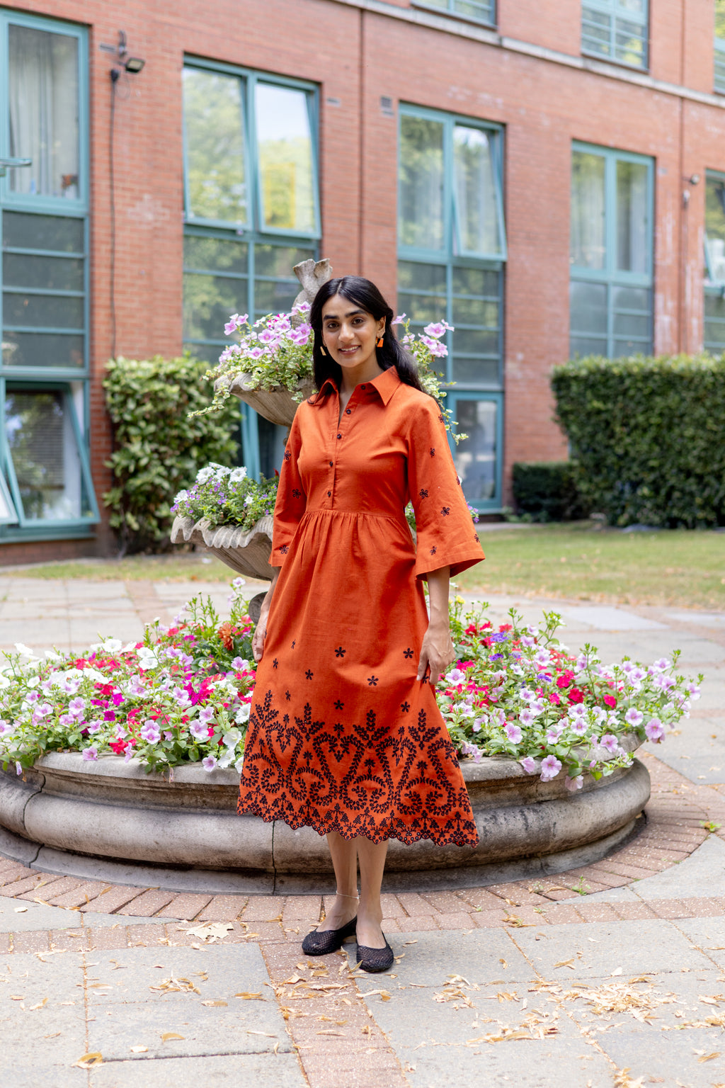 Stylish Sunburst Cutwork Linen Outfit for Women