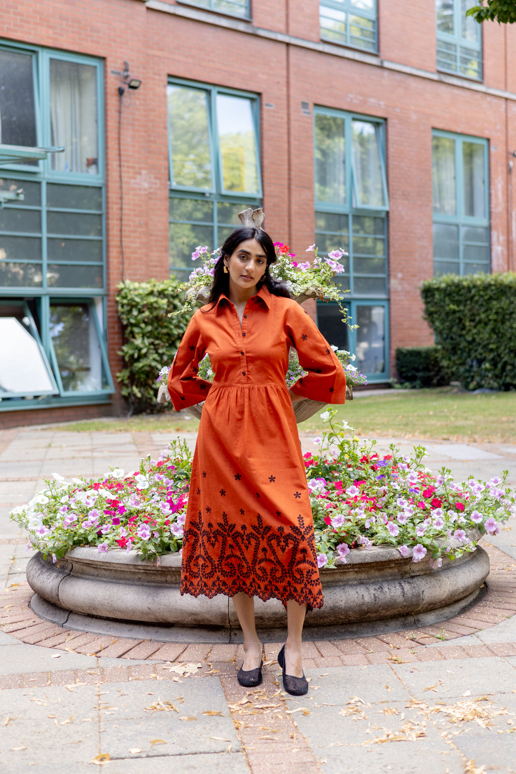 Stylish Sunburst Cutwork Linen Outfit for Women