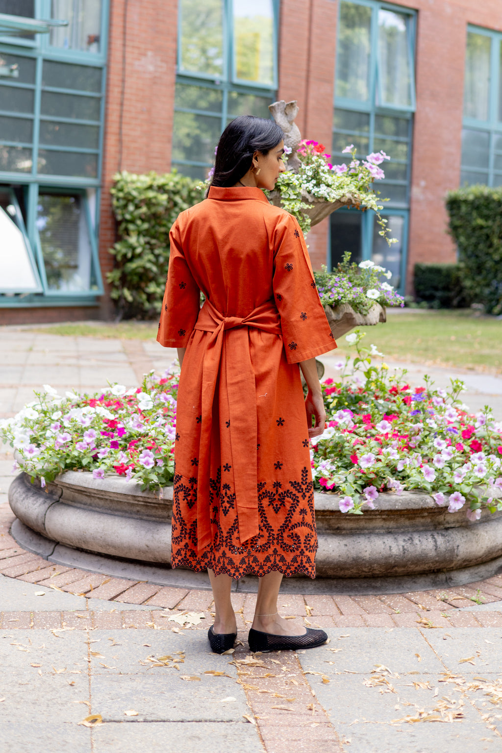 Stylish Sunburst Cutwork Linen Outfit for Women