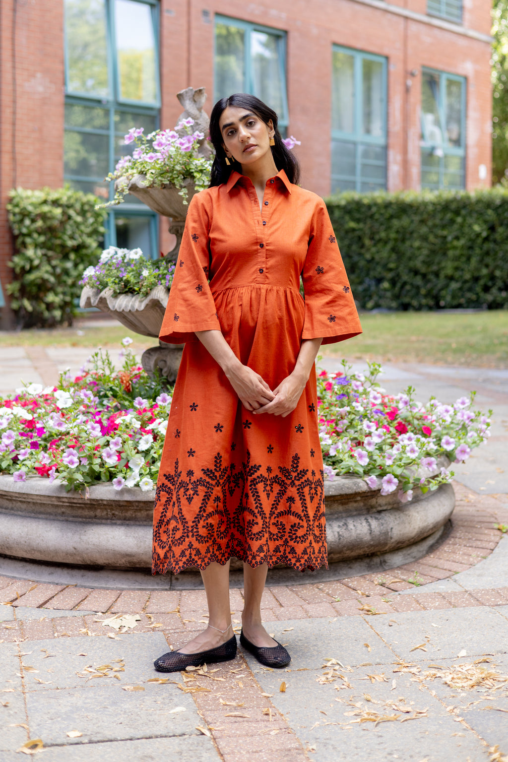 Stylish Sunburst Cutwork Linen Outfit for Women